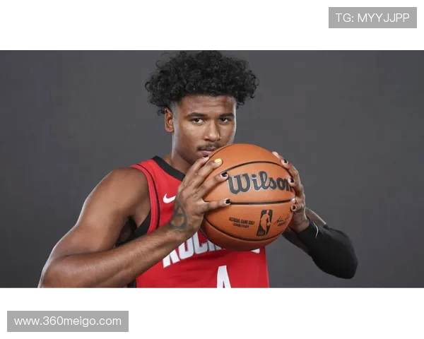 杰伦格林手感回暖表现亮眼16投7中贡献20分4板4断但失误也不少